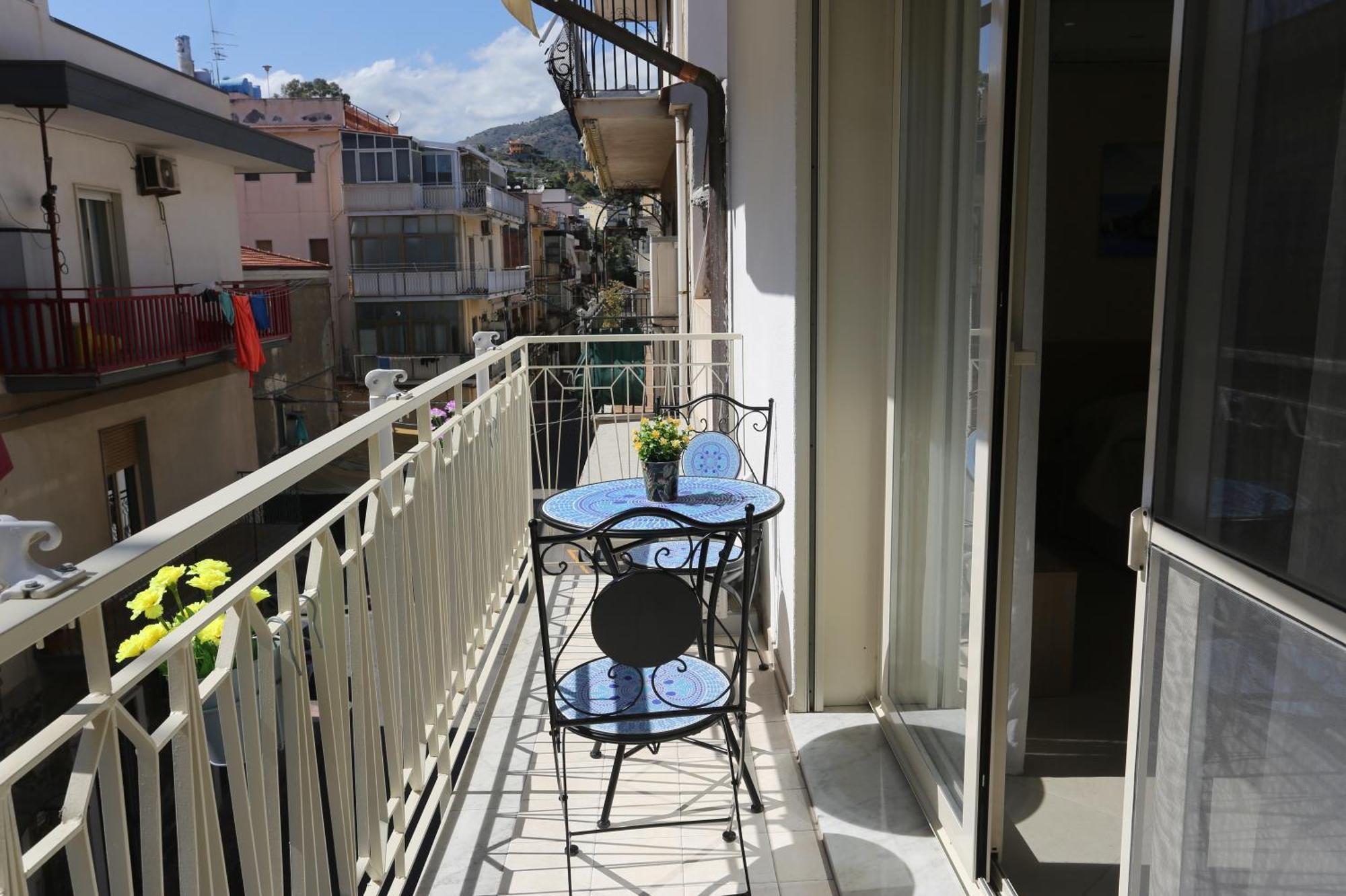Theos Holidays Apartments Giardini Naxos Dış mekan fotoğraf