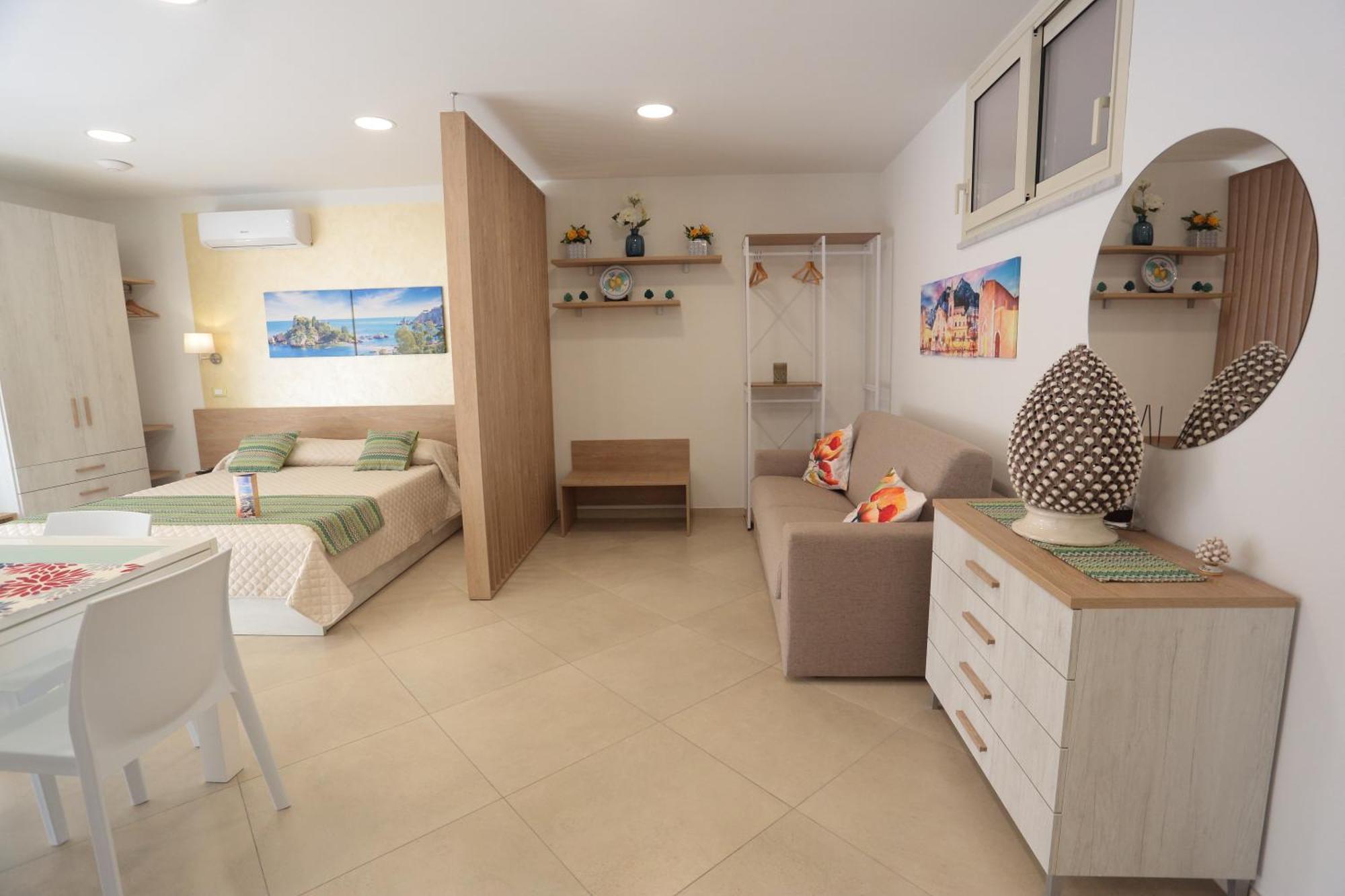 Theos Holidays Apartments Giardini Naxos Dış mekan fotoğraf