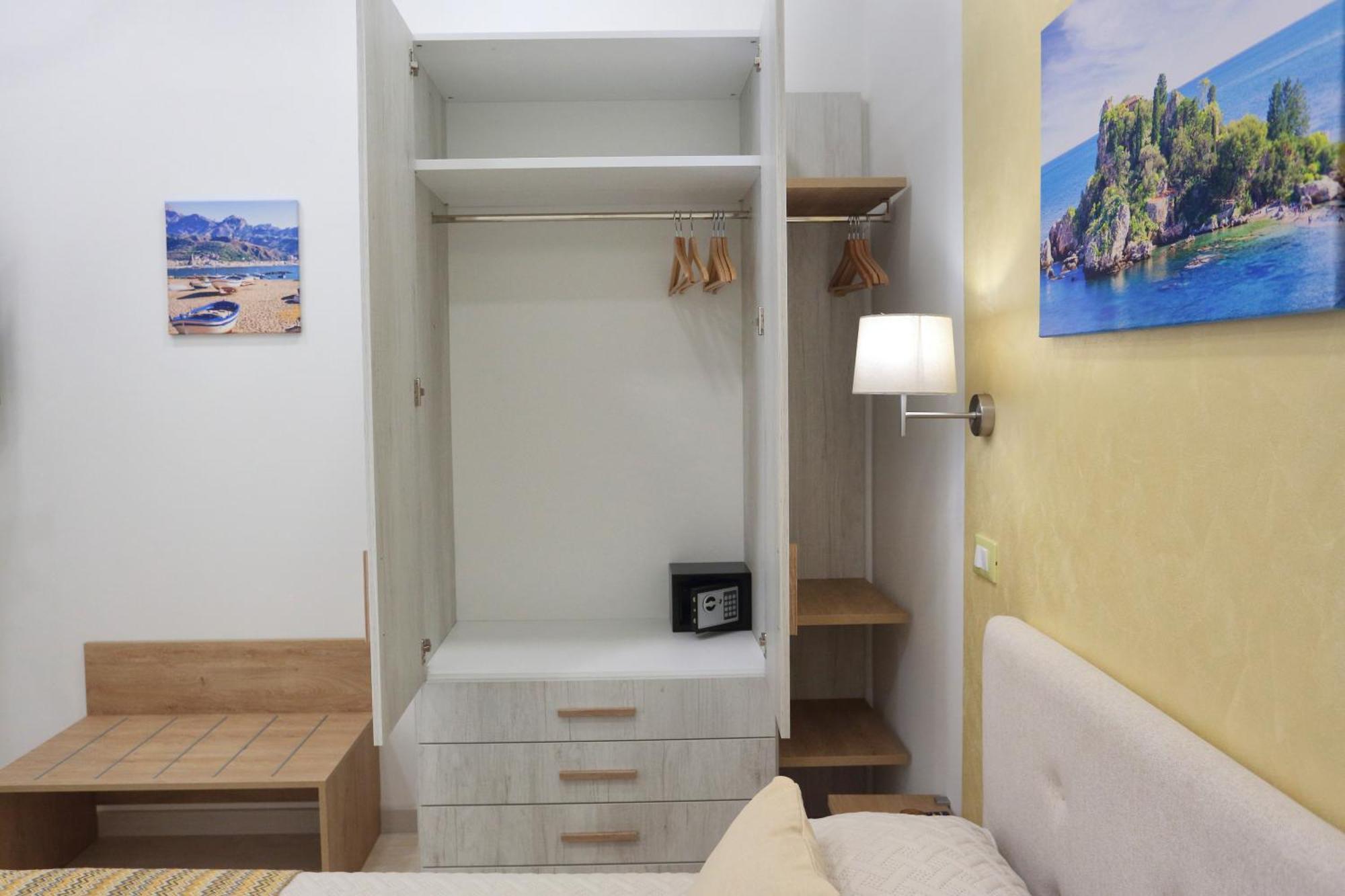 Theos Holidays Apartments Giardini Naxos Dış mekan fotoğraf