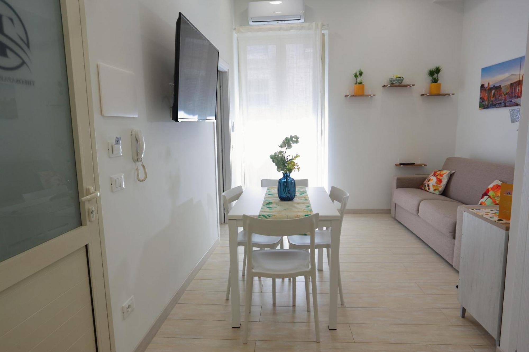 Theos Holidays Apartments Giardini Naxos Dış mekan fotoğraf