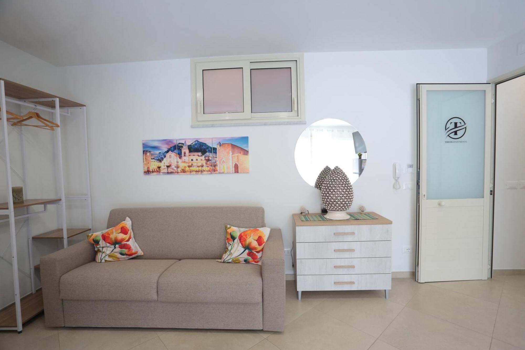 Theos Holidays Apartments Giardini Naxos Dış mekan fotoğraf